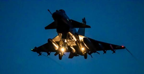 從本屆珠海航展看中國空軍參展軍機，我國大踏步邁向戰略空軍