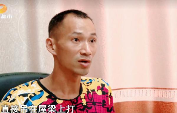 父親娶了後媽,弟弟像“狗”一樣被拴著打,姐姐不忍心:你快跑 父親娶了後媽,弟弟像“狗”一樣被拴著打,姐姐不忍心:你快跑