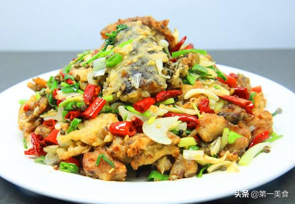 解饞必備，大廚分享乾煸辣子魚，不僅香辣夠味，連魚骨都是焦香的