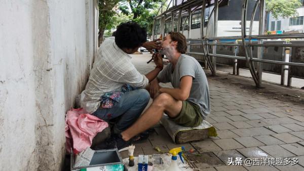 深入孟買平民窟，同吃同住，外國小哥用鏡頭記錄真實的達哈維