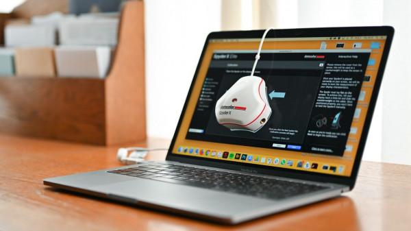 蘋果螢幕還不如一加？排骨教你用紅蜘蛛檢測手機平板螢幕素質