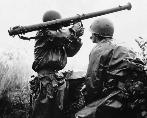 15歲新兵擅自開炮,連長要關他禁閉,為何團長偏要記他二等功? 15歲新兵擅自開炮,連長要關他禁閉,為何團長偏要記他二等功?