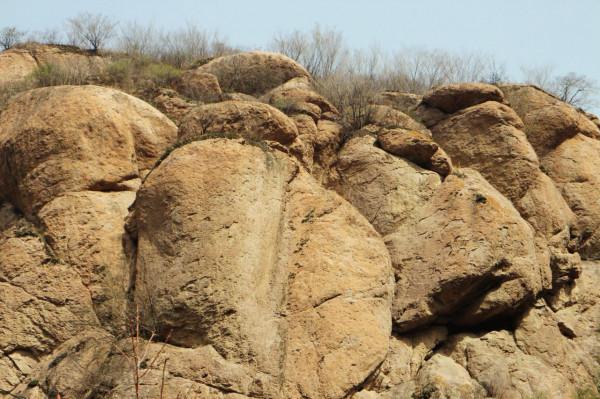 京西這條鄉村公路兩側有山、有水、有古村