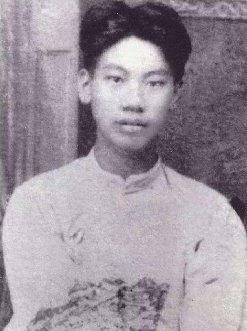 十幾萬敵人沒抓住他，卻在養傷時被村民砍死，只為要1萬大洋賞金