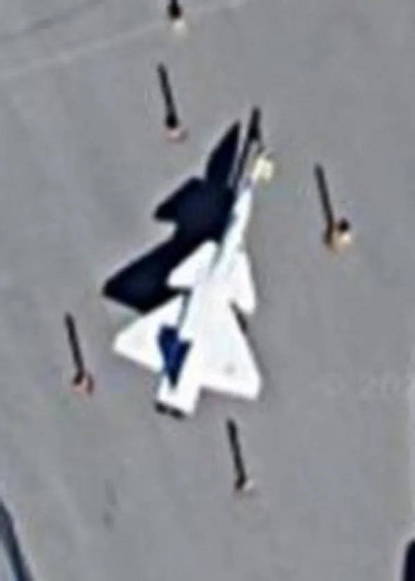 美國B-2隱身轟炸機駕駛艙裡出現“女式內衣”?丨圖說軍事 美國B-2隱身轟炸機駕駛艙裡出現“女式內衣”?丨圖說軍事