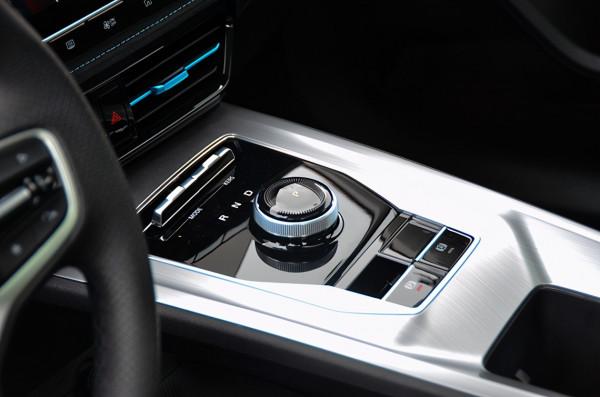 風格大變/續航升級 全新榮威Ei5實拍解析 風格大變/續航升級 全新榮威Ei5實拍解析