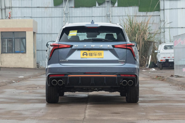 哈弗神獸：軸距2800mm，搭載2.0T+7擋雙離合，配置豐富，適合家用