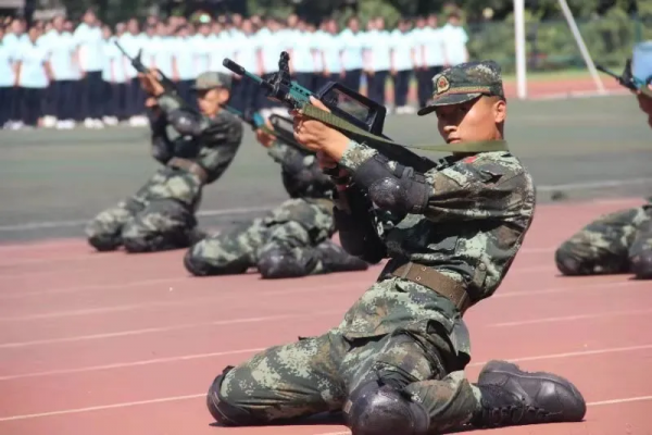 燃!95後特種兵學霸:執行重大任務,領導慰問表彰,獲央視聚焦! 燃!95後特種兵學霸:執行重大任務,領導慰問表彰,獲央視聚焦!