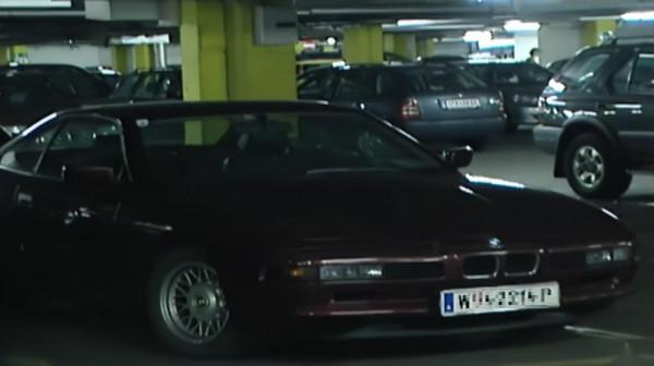 1998年，奧地利10歲女孩上學途中遭綁架，8年後獲救，卻疑點重重