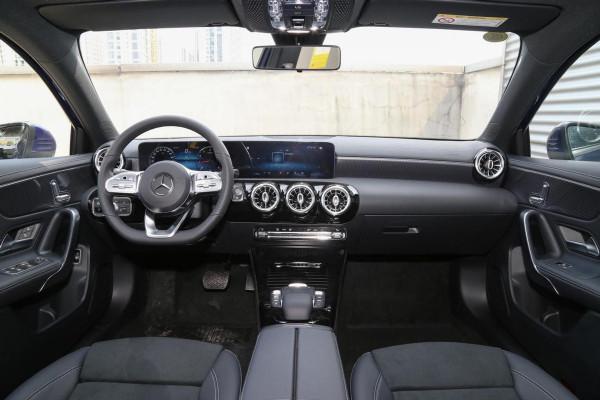 油耗5.4L的豪華入門級家轎,21.18萬起,內飾大氣檔次足,賓士A級 油耗5.4L的豪華入門級家轎,21.18萬起,內飾大氣檔次足,賓士A級