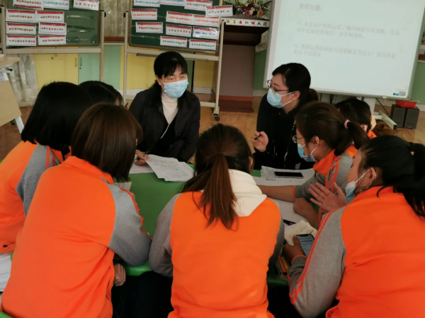 深躬將叩問，潤物怎無聲——記“相約星期二”集體教研活動