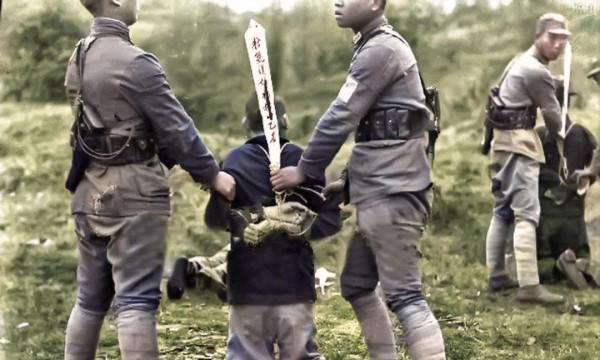 1982年，重慶發現戴腳鐐的遺骸，鑑定結果：是失蹤48年的紅軍師長