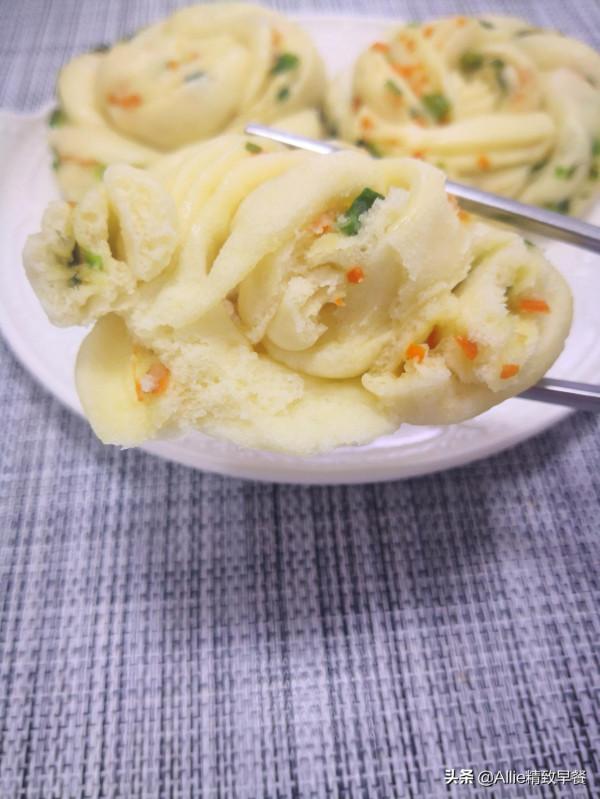 別再吃純白麵饅頭了，加點玉米麵和這兩樣，暄軟香濃又營養，真香