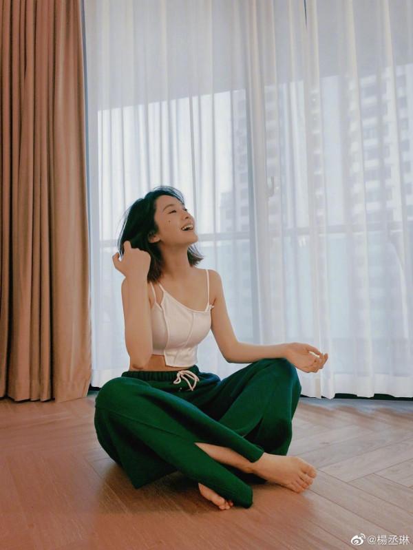 李榮浩老婆真好看，可甜可鹹，時而很可愛，時而那麼酷