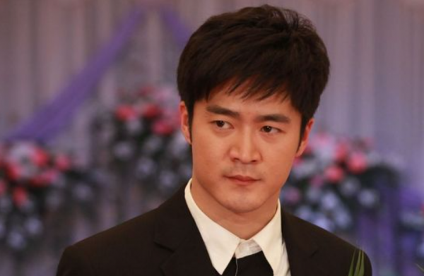 2011年，尚於博因抑鬱症跳樓自殺，1年後，其母親的舉動令人動容