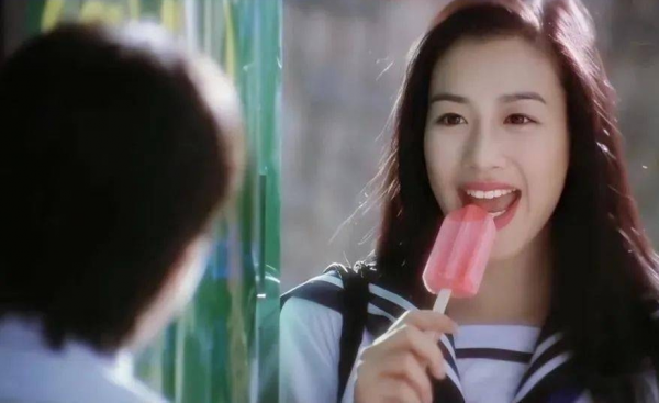 “人魚公主”鍾麗緹:為何怒甩著名音樂人,嫁小12歲的山東男人? “人魚公主”鍾麗緹:為何怒甩著名音樂人,嫁小12歲的山東男人?