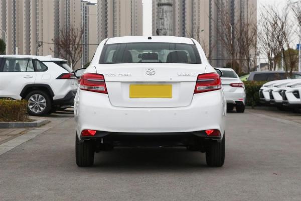 家用代步首選，百公里油耗4&period;9L，賣8&period;78萬，解析YARiS L 致享