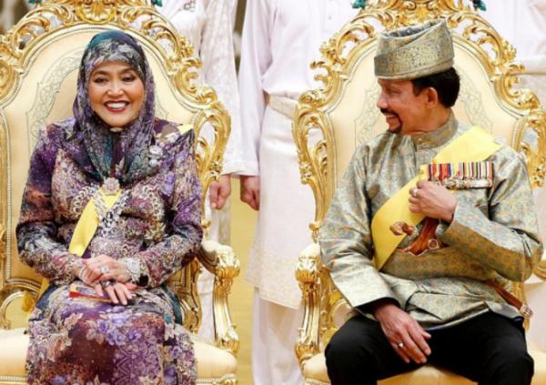 汶萊最帥王子堪比哈曼丹:母親和王后平起平坐,準王妃是豪門千金 汶萊最帥王子堪比哈曼丹:母親和王后平起平坐,準王妃是豪門千金