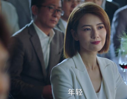 眾人皆醉我獨醒，&OpenCurlyDoubleQuote;清醒&rdquo;的高圓圓，讓多少扮嫩的中年女演員打臉