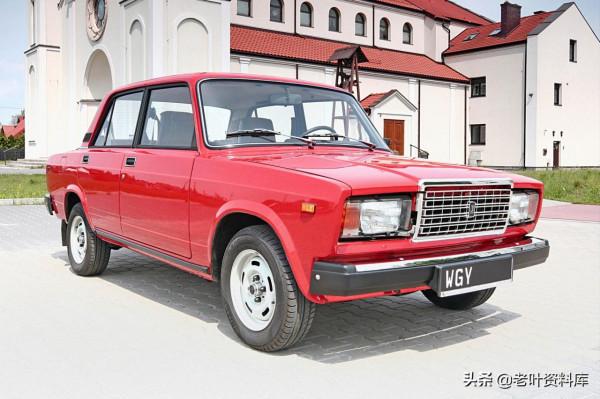一輛1987年產蘇聯拉達2107轎車