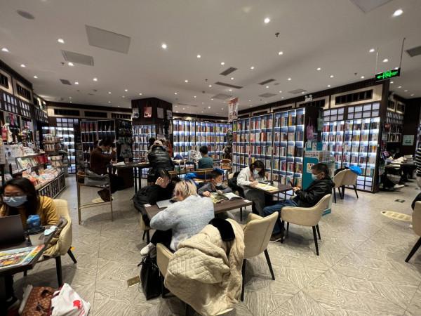 遊記-鍾書閣(融科店) 遊記-鍾書閣(融科店)