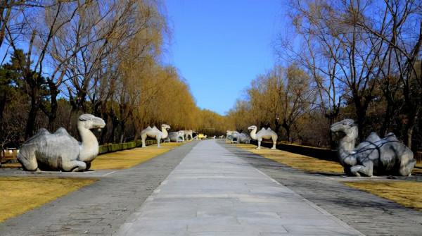 明朝十六位皇帝中有十三位安葬在這裡。現已列入世界文化遺產