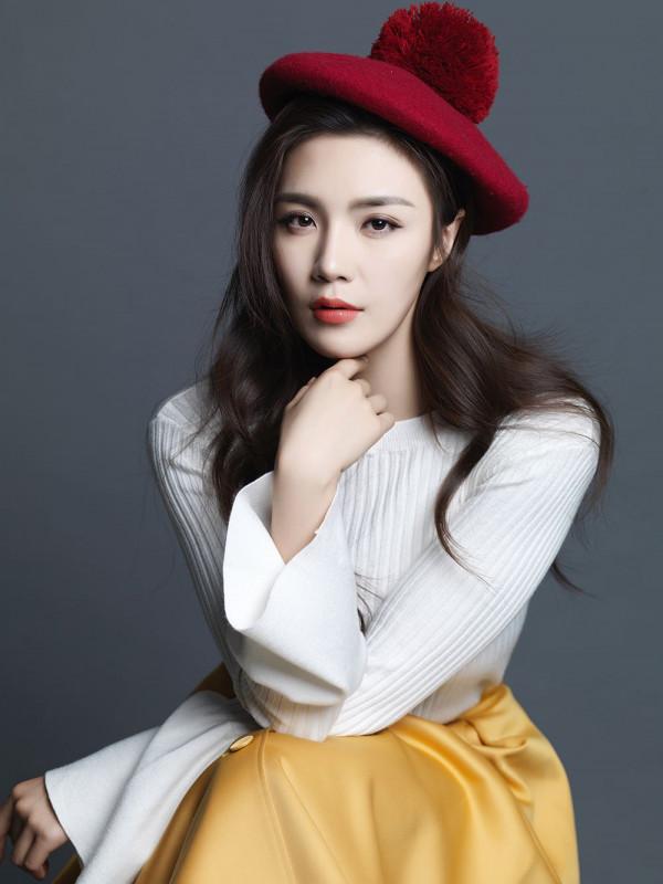 趙茜日常穿搭時尚減齡 網友們覺得她顏值如何評論關注轉發分享收藏