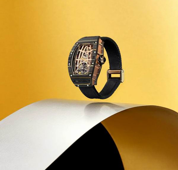 “錶王”已四面楚歌？百達翡麗與蒂芙尼聯名腕錶拍出4141萬天價被質疑