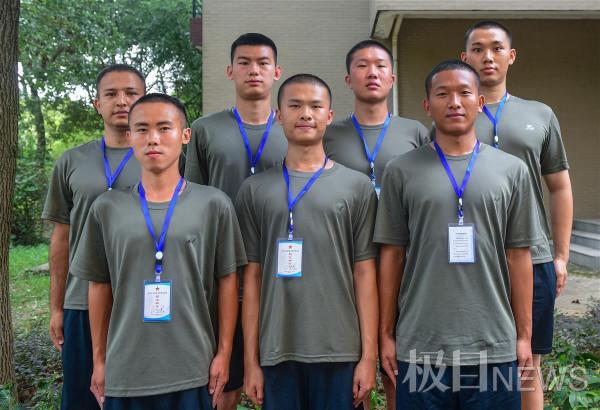 從名校到軍營,武漢大學“七兄弟”攜手參軍 從名校到軍營,武漢大學“七兄弟”攜手參軍