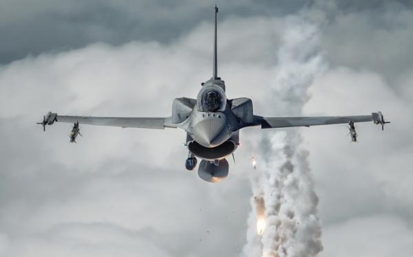 阿根廷終於想通，下定決心購買12架梟龍新戰機，總訂單6.64億美元