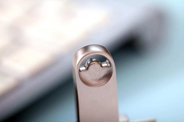 為華為Mate手機擴容，aigo U322手機優盤，迷你小巧又實用