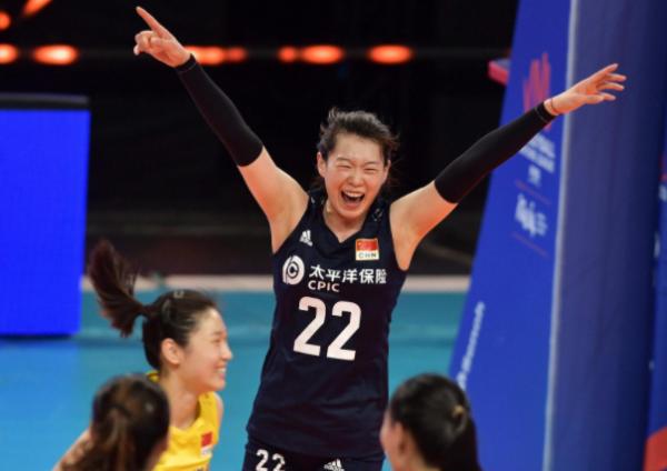 段放進攻立功!遼寧女排拿到第4勝,26歲的她恐是新週期過渡國手 段放進攻立功!遼寧女排拿到第4勝,26歲的她恐是新週期過渡國手