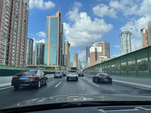 沃爾沃 S90:二十五萬多買行政級轎車,雖然二手,但越級享受 沃爾沃 S90:二十五萬多買行政級轎車,雖然二手,但越級享受