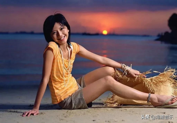 “華納”三大天后有人遭背叛，有人成冷門，難道她們真的過時了？