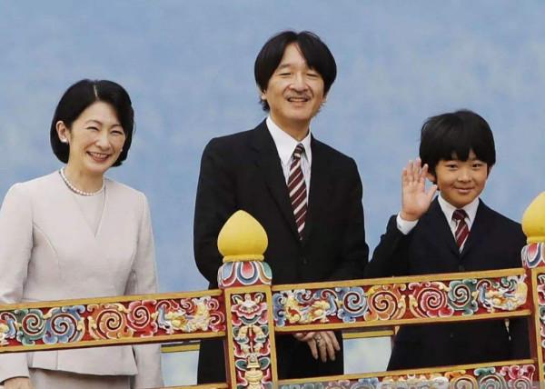 文仁親王41歲得皇室獨苗，55歲成皇嗣，如今為子女操碎了心