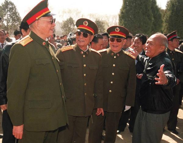 粟裕手下的連指導員，一槍沒開就活捉了千名敵軍，後成軍委副主席