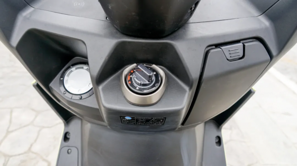 運動休閒踏板 傳承雷霆王水冷動力 1.88萬元光陽RacingX150靜態測評