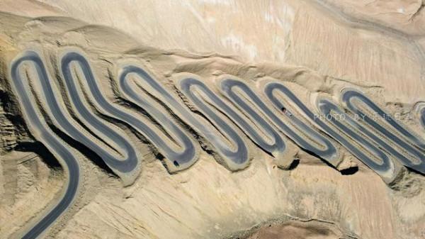 新疆新晉網紅公路，比獨庫更驚豔，老司機們千萬別錯過