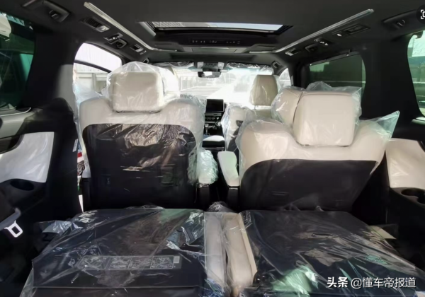 新車 | 雷克薩斯LM 350國內實車曝光，搭載3.5升V6+8AT動力總成