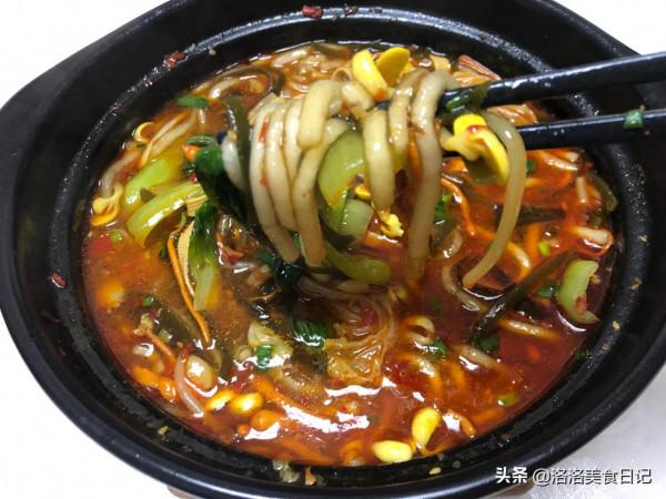 砂鍋土豆粉怎麼做好吃，學會這個做法，一次做一大鍋不夠吃，過癮