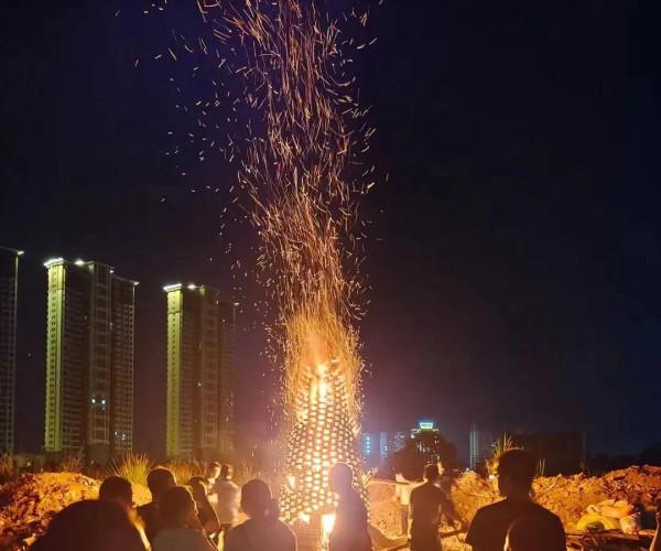 江西興國今晚燒塔現場 江西興國今晚燒塔現場