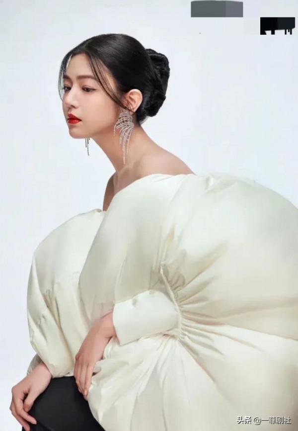 娛樂圈最新爆料，眾多頂流在內，最新封面大片曝光，大瓜小瓜來了