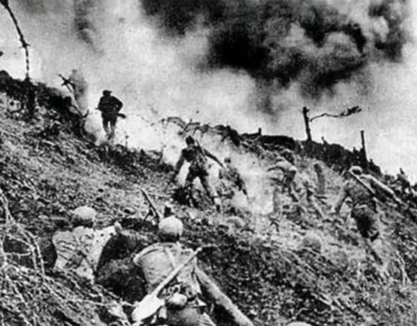 133門大口徑炮狂轟敵人陣地，聯合國軍傷亡2.5萬，杜魯門被迫下臺