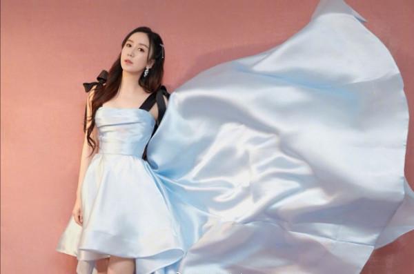 婁藝瀟直播變化大到認不出,整容過度,你還能認得出來嗎 婁藝瀟直播變化大到認不出,整容過度,你還能認得出來嗎