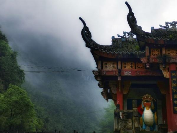 湘西有一條40公里景觀路，還未開發，我自駕後稱其為“最美縣道”