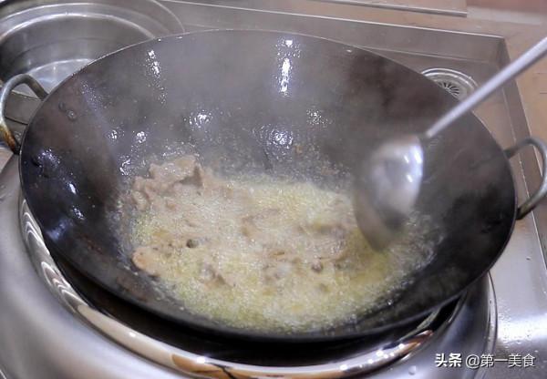 飯店的酸菜牛肉片總是讓人回味,廚師長教你詳細做法,學會在家做 飯店的酸菜牛肉片總是讓人回味,廚師長教你詳細做法,學會在家做