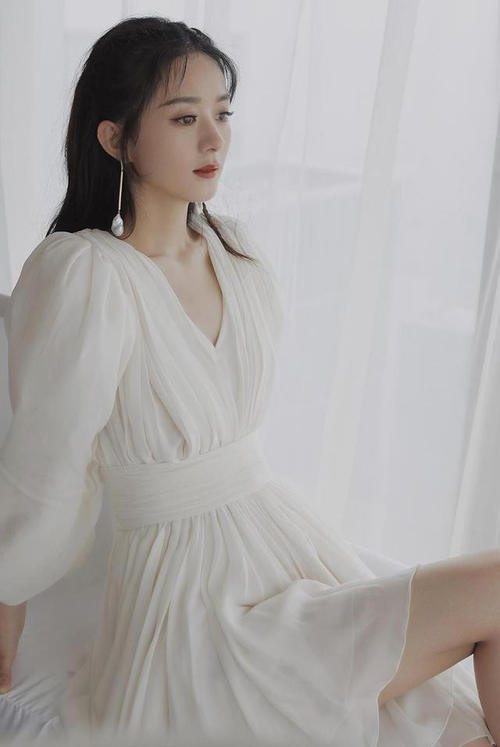 趙麗穎終於高調一回!穿“白裙”美回少女時代,這哪像生過孩子 趙麗穎終於高調一回!穿“白裙”美回少女時代,這哪像生過孩子