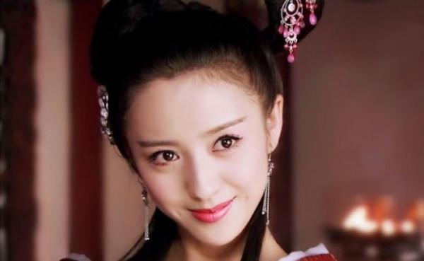 絕了！這九個酒窩女星無人爭鋒，一顰一笑都超甜，整不出的靈動