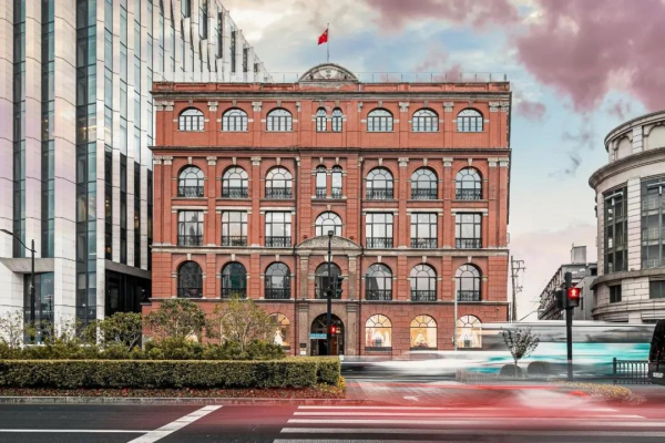 紮根中國144年的英國企業，建北京三里屯太古裡，賣可樂年入200億