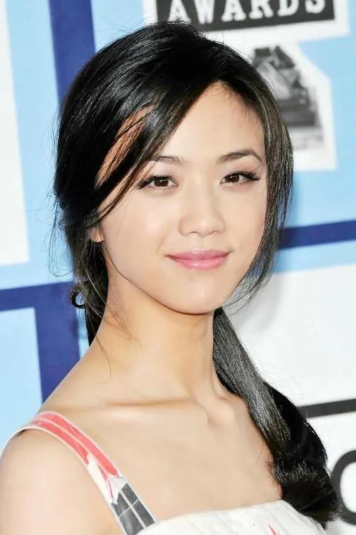 79年出生的湯唯，越來越漂亮了